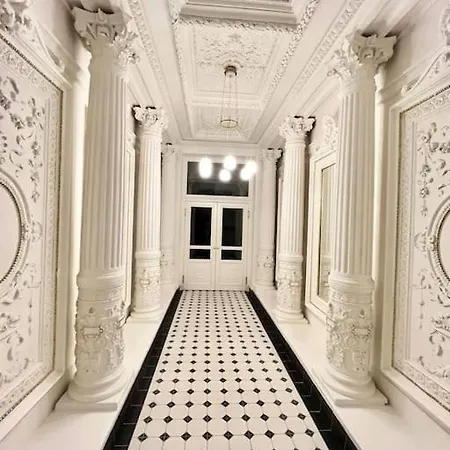 Apartment Newly Renovated In Wenceslas Square