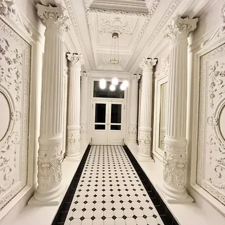Newly Renovated In Wenceslas Square Daire Prag
